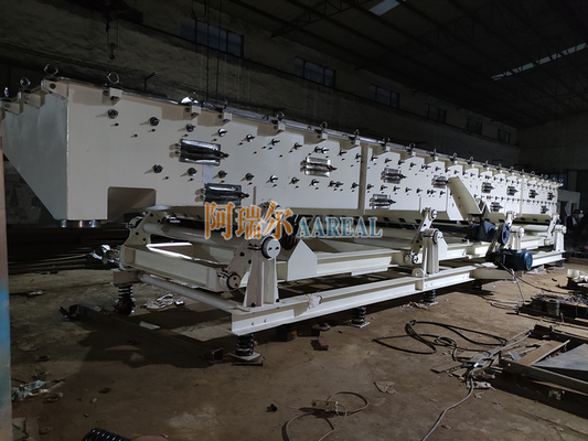 1.6m عرض 18.5 بلند کارایی بالا فولاد ضد زنگ ناقل ارتعاش نامتعادل برای شکر خام